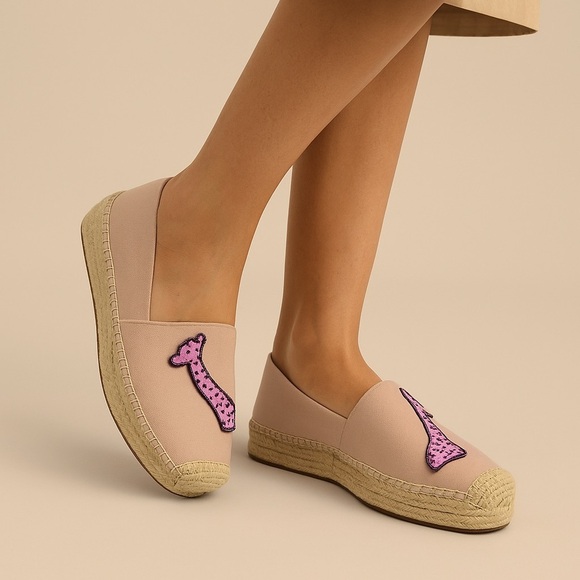 152- Kate Spade New York Garden Giraffe Pale Vellum Size 8 B NWT - Picture 1 of 12